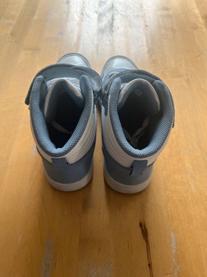 Schuhe in Größe 39 blau weiß von Primark in Olbernhau