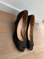 bequeme Peeptoes Absatzschuhe Keilabsatz Wildleder schwarz Gr. 40 Bayern - Geroldshausen Vorschau