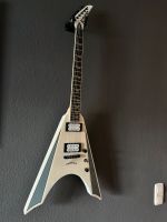 Flying V Kramer nite v white Seymour Duncan Pickups Nordrhein-Westfalen - Troisdorf Vorschau