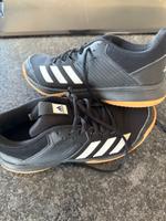Adidas Adiwear 40 - Sportschuh, Hallen Turnschuh, Fußball Kr. Dachau - Dachau Vorschau