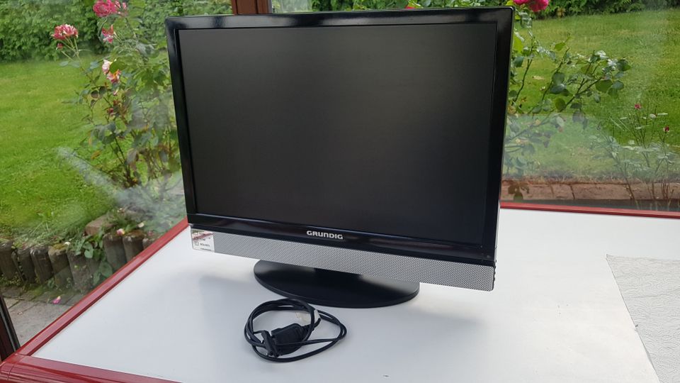 PC-Monitor Grundig (22Zoll)bzw LCD TV für Kabel/Antenne Neuwertig in Königswinter