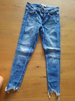 Jeans Damen ZARA Gr. 38 Denim bequem hell-/ mittelblau destroyed Bayern - Elsenfeld Vorschau