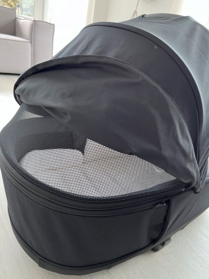 Cybex Priam e-Priam Babywanne Schwarz in Kassel