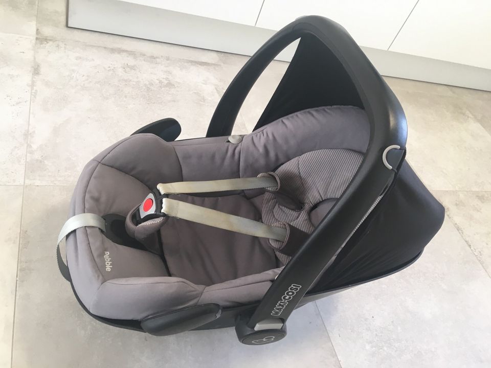 Babyschale Maxi cosi PEPPLE, unfallfrei, € 50 in Waldbronn