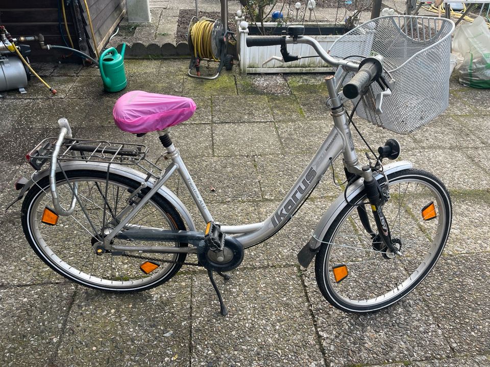 Ikarus Damen Fahrrad 26iger Rahmen in Aaseestadt