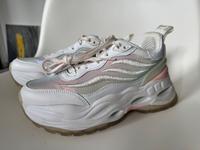 Buffalo Sneakers weiss schimmer Gr 38 Neuwertig Baden-Württemberg - Reutlingen Vorschau