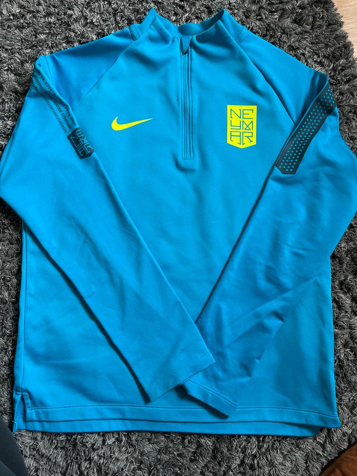 Nike Neymar Pullover Shirt Gr.146/152 in Unterbreizbach