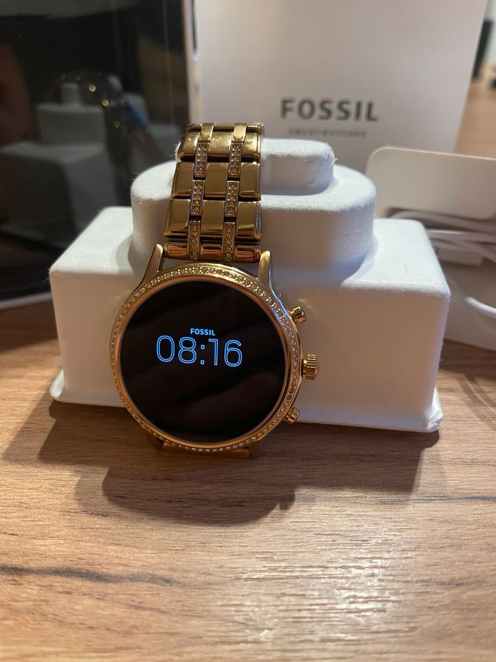 Smart Watch Fossil DW10F1 wie neu Rosé Gold in Gardelegen  