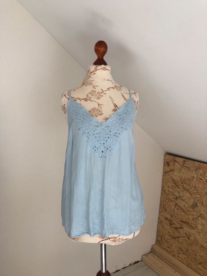 Vila Träger Top hellblau Spitze Gr. S Lace baby blue in Filderstadt