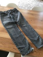 Zara Jeans grau Größe 42 ausgefranst Hessen - Wiesbaden Vorschau