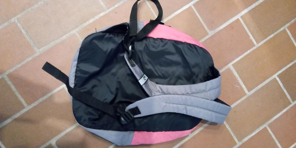 Puma Rucksack rosa in Einbeck