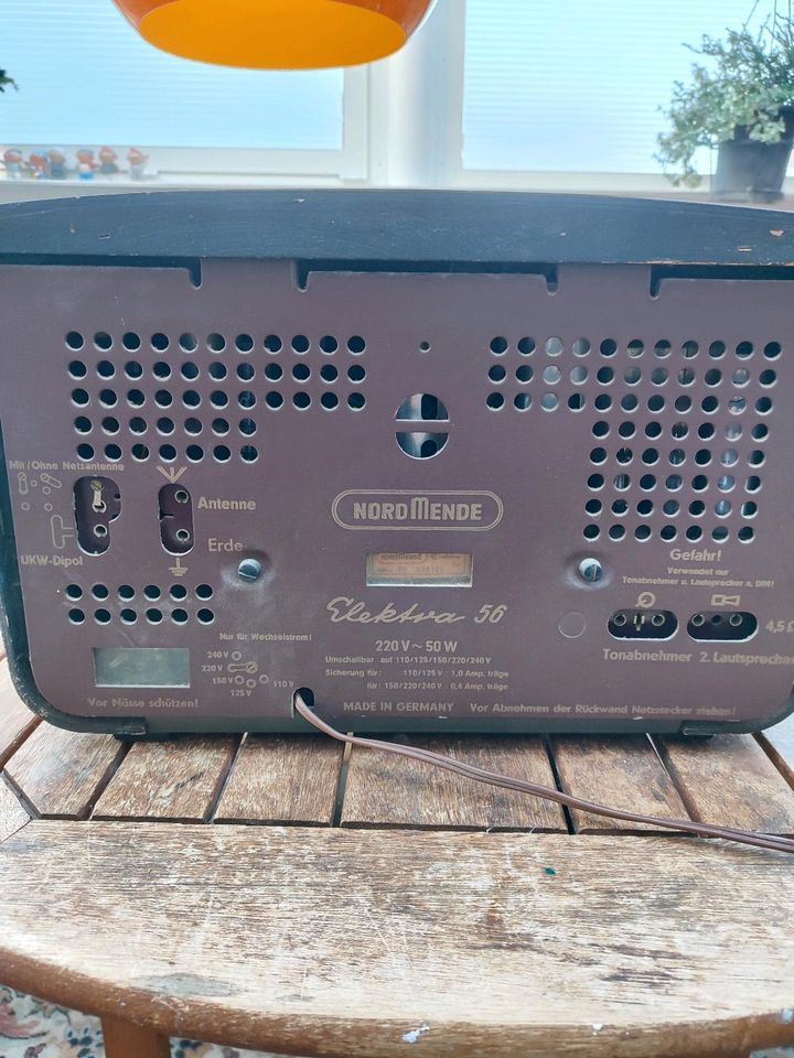 Alte Retro Röhren Radios in Fockbek