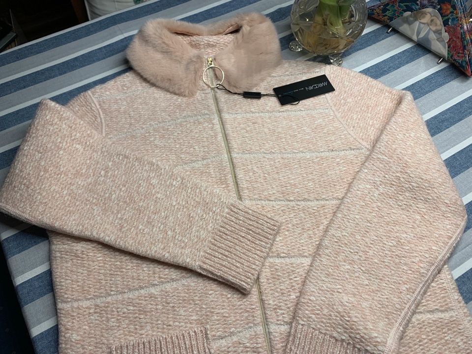 Marc Cain Strickjacke rosé Fake Fur Gr. N4 40 L neu in Kappeln