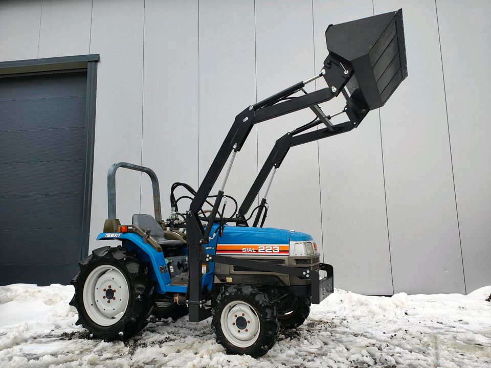 Kleintraktor 4X4, Trecker,Schlepper SERVOLENKUNG ISEKI SIAL 223 in Marienheide