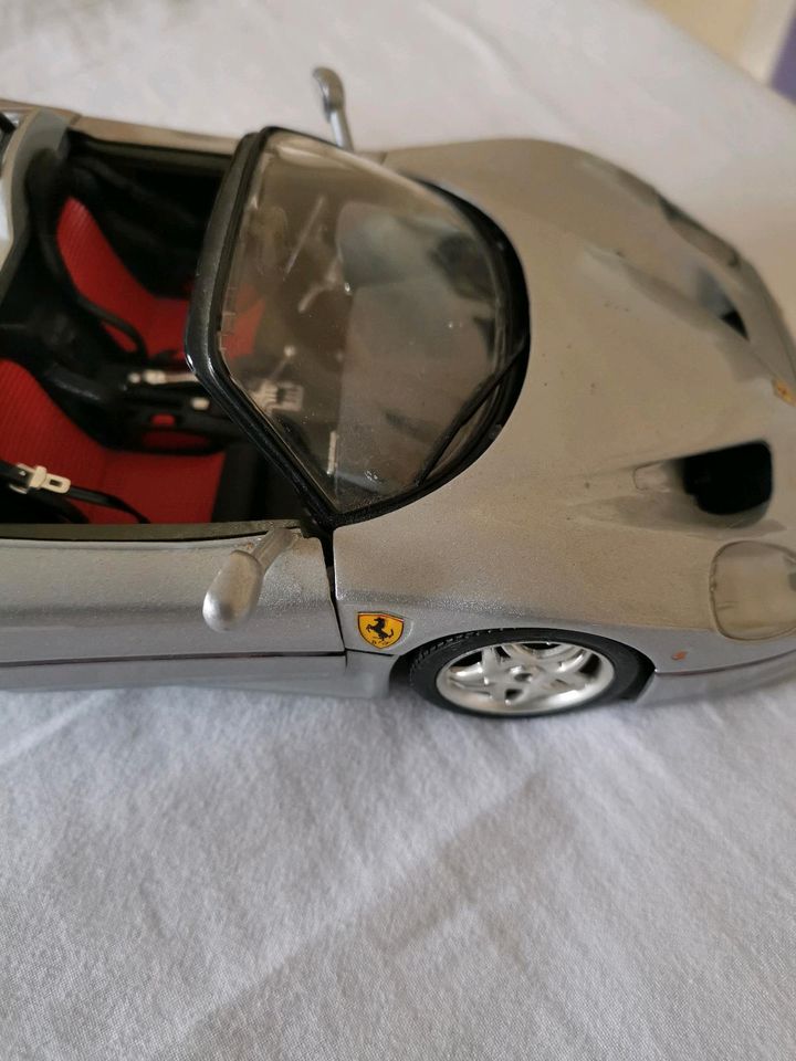 Modellauto, Ferrari, 1:18, in Berlin