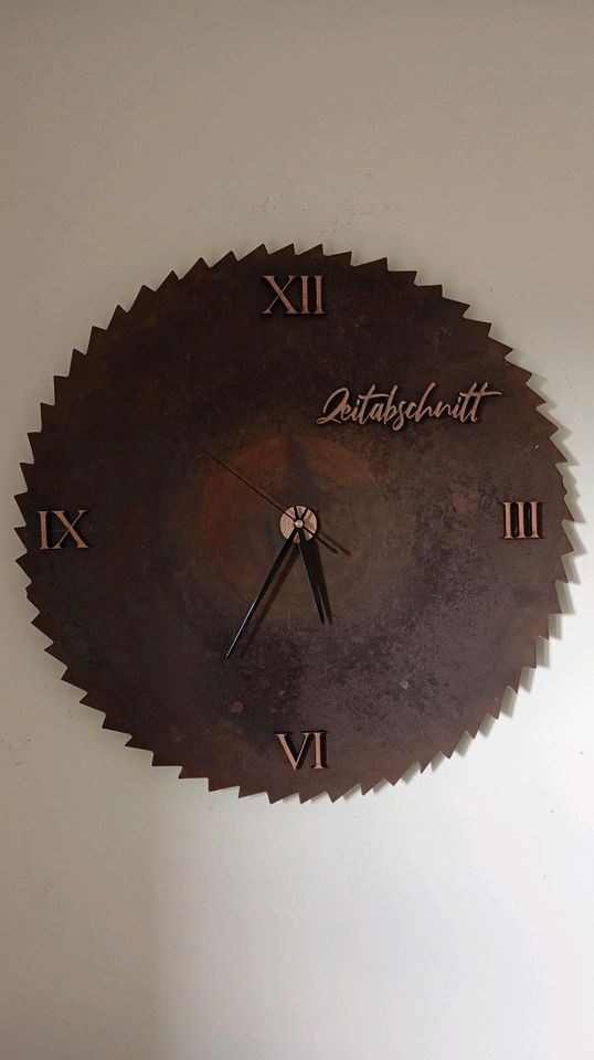 Sägeblatt Wanduhr Upcycling Deko Eiche Geschenk Unikat in St. Wendel