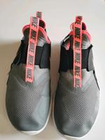 Nike Turnschuhe Gr. 40 Hessen - Lohfelden Vorschau