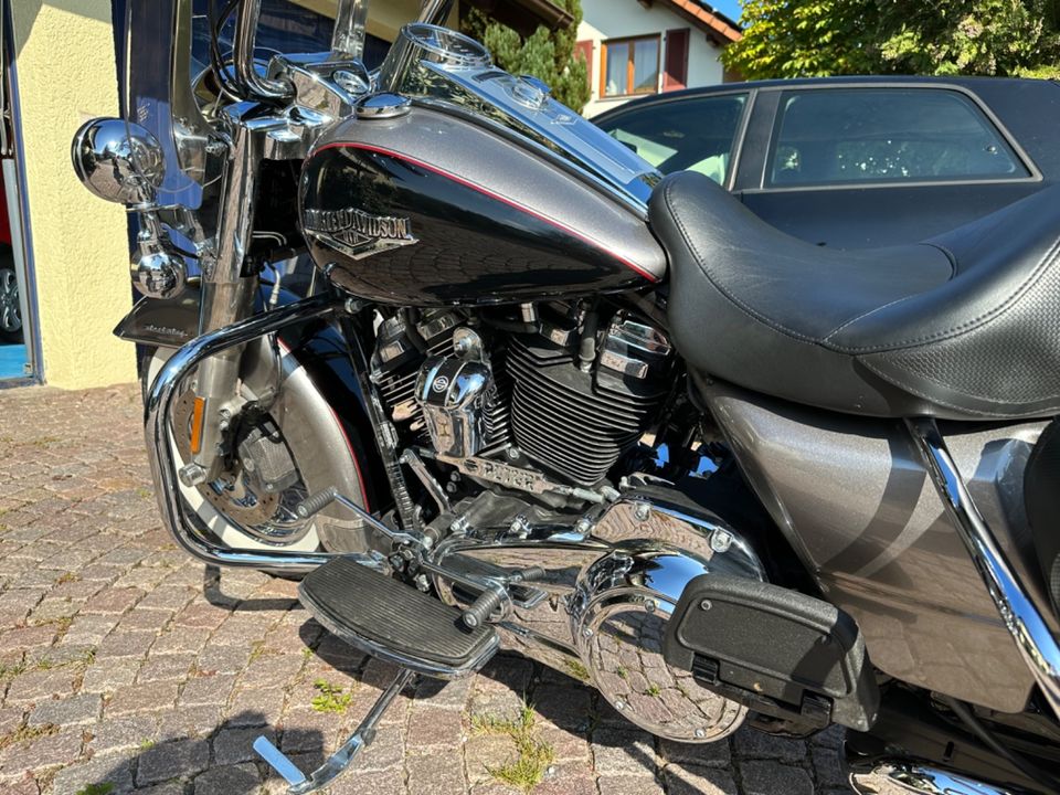 Harley Davidson Road King Classic in Lauchringen