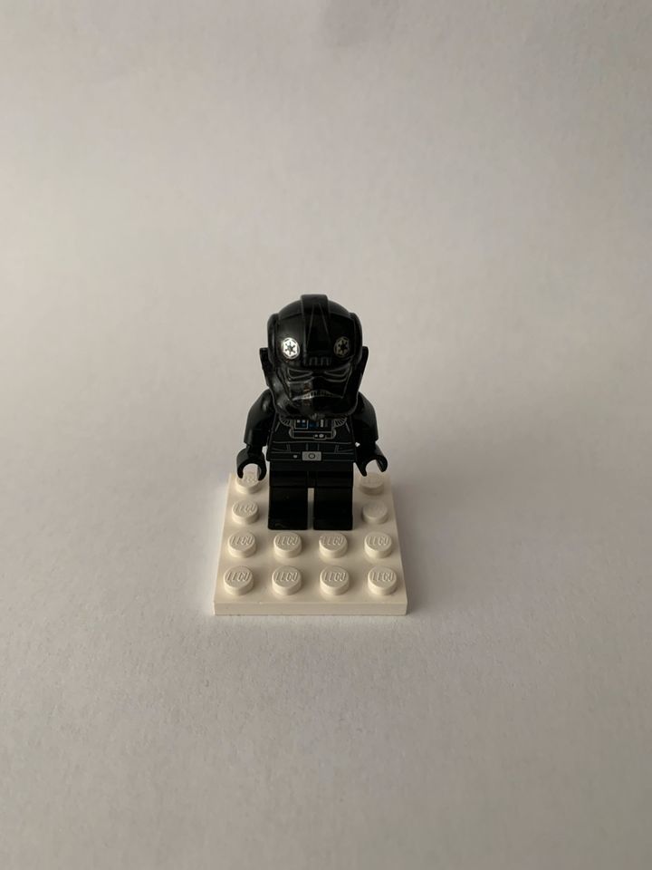 Lego Star Wars tie fighter pilot in Würzburg