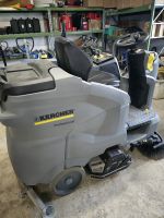 Kärcher Aufsitz-Scheuersaugmaschine / Kehrmaschine B150 R Bp Hessen - Borken Vorschau