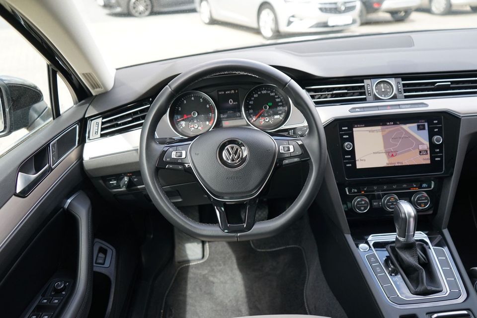 Volkswagen Passat Variant 2.0 TSI DSG Highline Navi ACC DCC in Erfurt