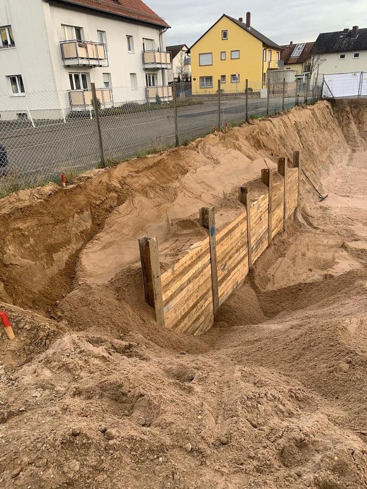 Fundament,Erdarbeiten,Aushub-arbeiten Baggerarbeit-Berliner Verbau in Darmstadt