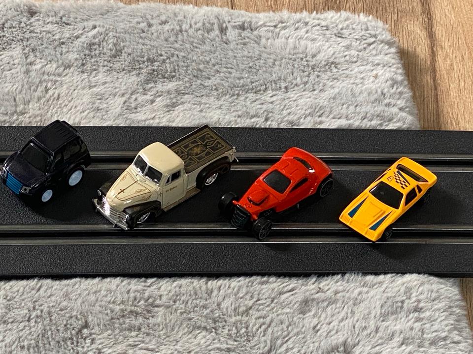 Hot Wheels Auto Spielzeug Set 40 Teile & neuwertiger Zustand in Raisdorf