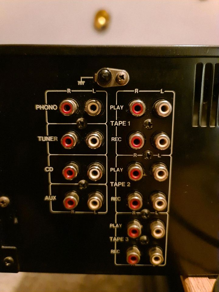 AKAI Stereo integrated Amplifier AM-35 in Eschborn