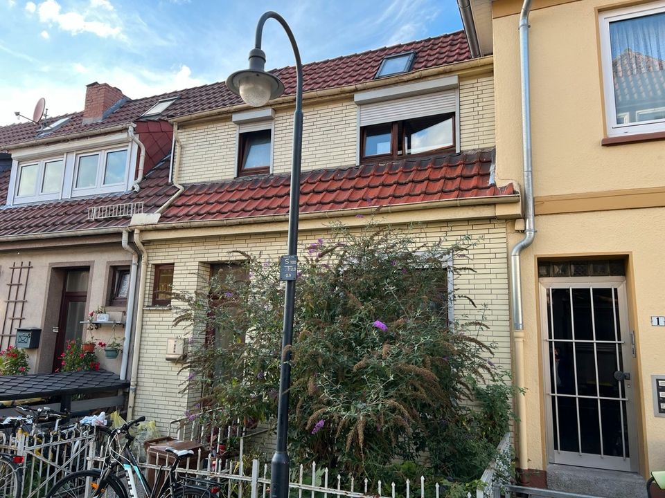 PURNHAGEN-IMMOBILIEN -  Vermietetes Reihenmittelhaus in zentraler Lage von Bremen-Walle in Bremen