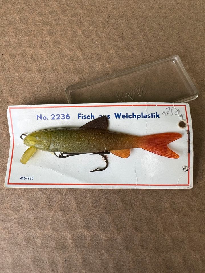 D.A.M 2236 Fisch / 5319 Maden aus Weichplastik Kunstköder alt in Bremen