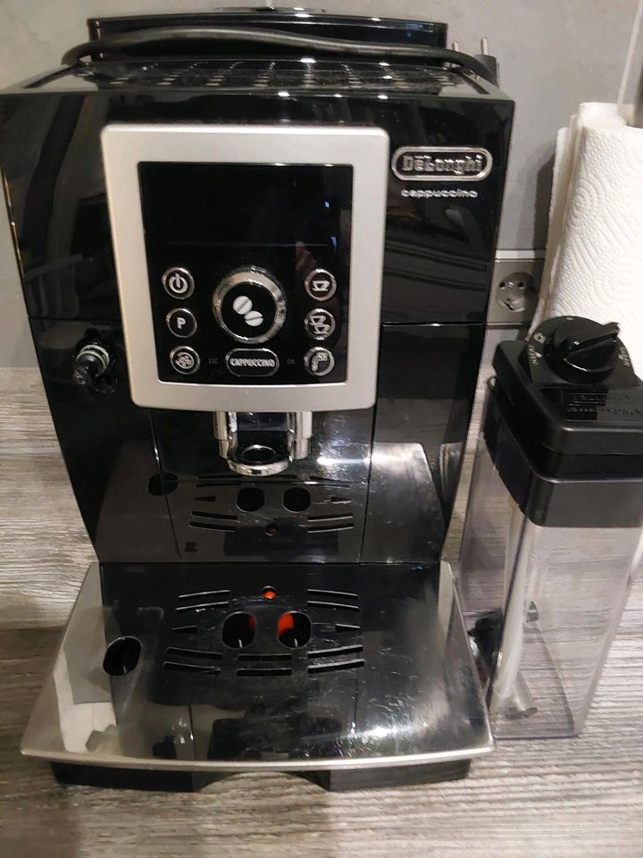 Kaffeevollautomat ECAM 23.463.B von De Longhi in Salzgitter