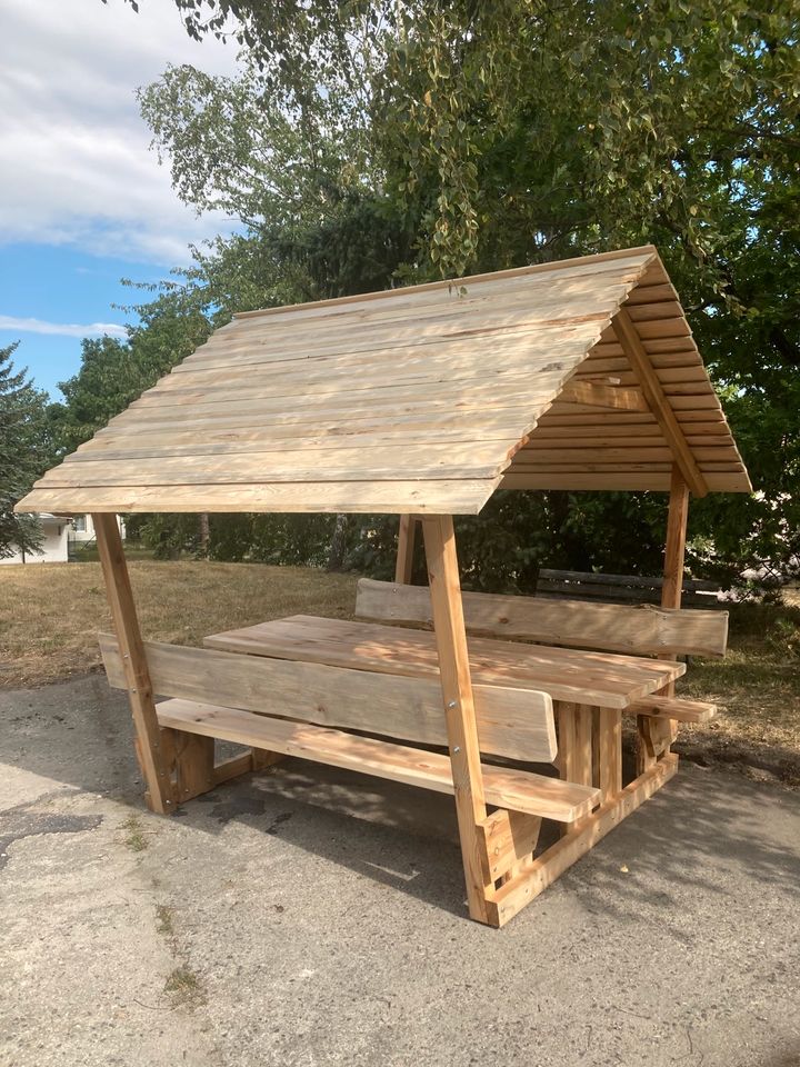 Sitzhütte Pavillon Sitzgruppe Überdachung Wanderhütte in Gaußig