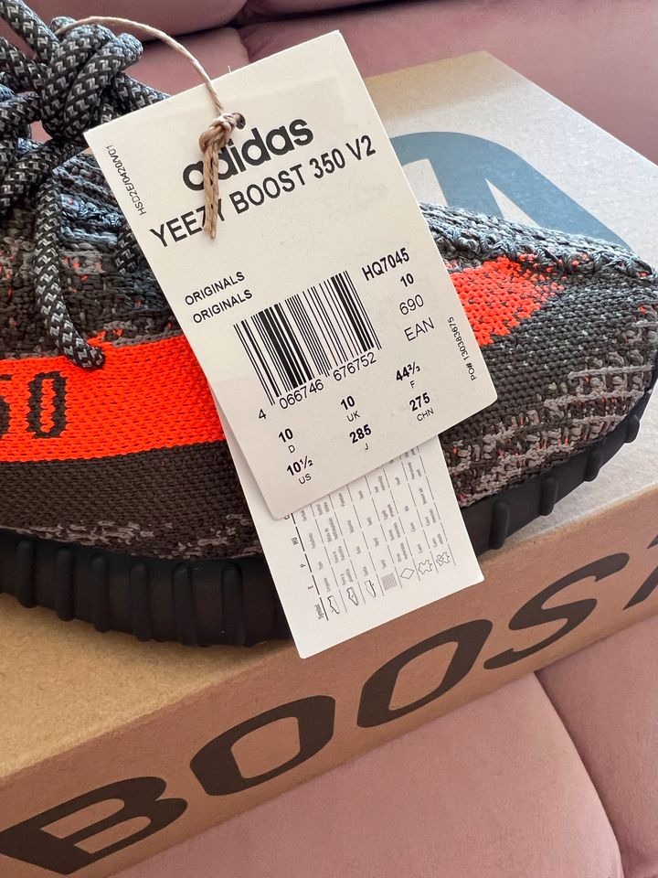 Adidas Yeezy boost 350 v2 in Rostock