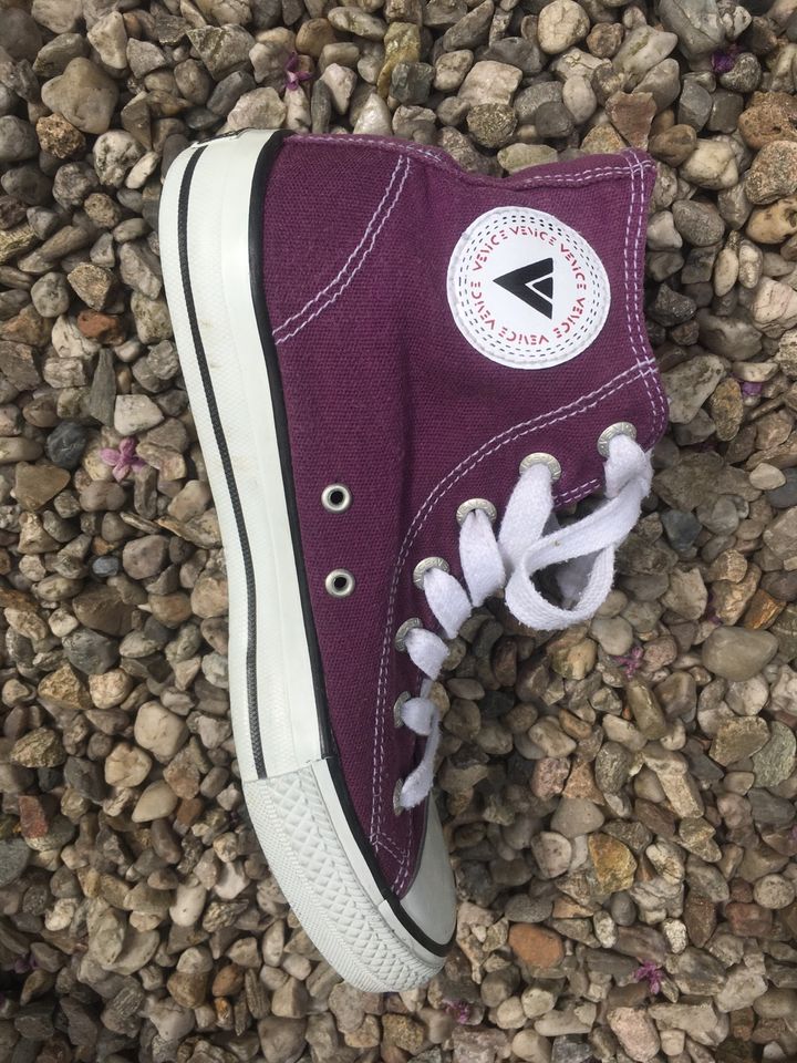 Chucks von Venice, violett, Gr. 40, NEU in Niedersachsen - Oldenburg | eBay  Kleinanzeigen ist jetzt Kleinanzeigen