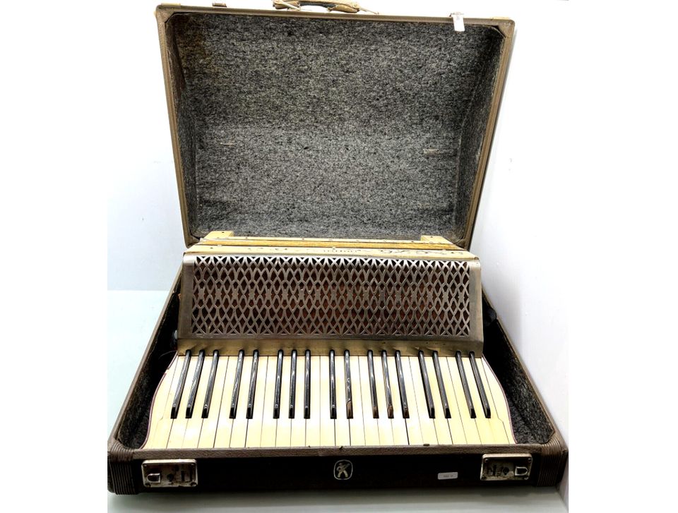 Hohner Klavier Akkordeon Musik Instrument Music Akkordeon in Berlin