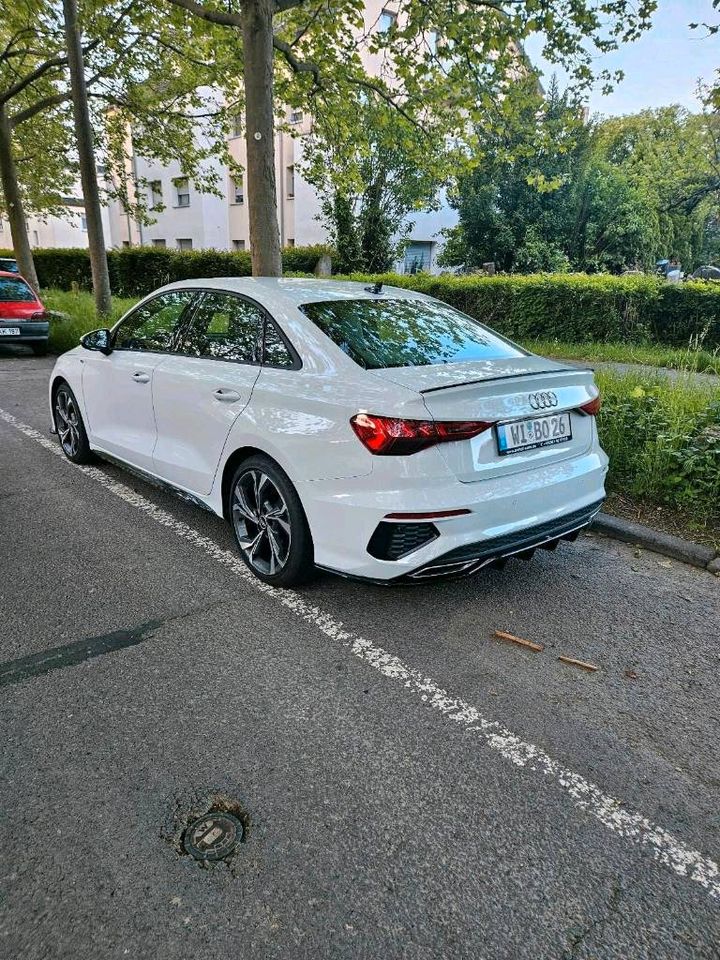 Audi A3 35 tdi. S-line, Sport Paket in Wiesbaden