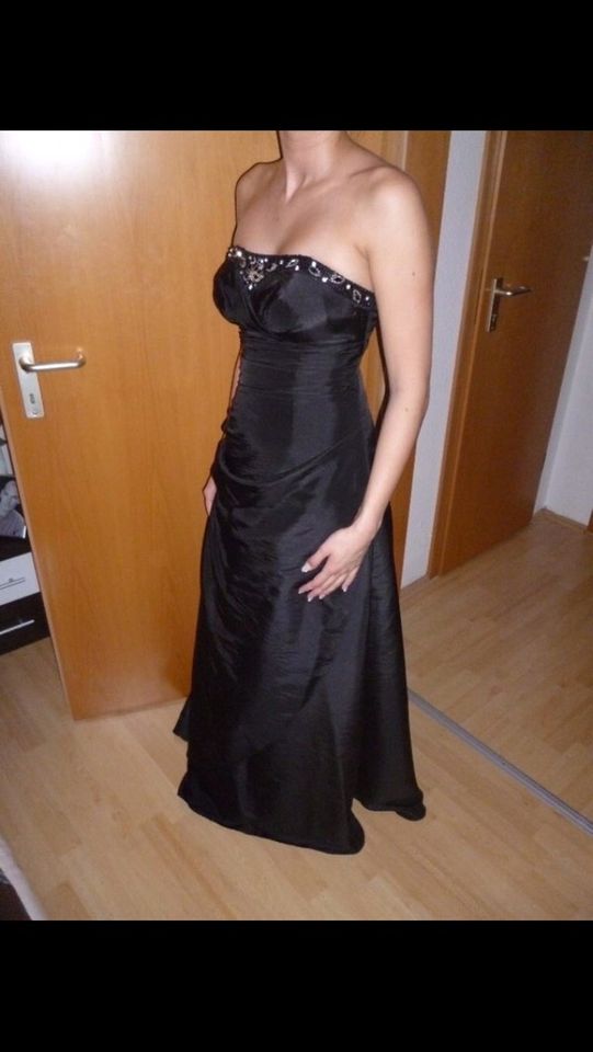 Abendkleid Abschlusskleid schwarz Größe S 36 in Möser