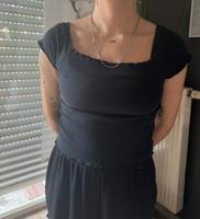 Süßes Croptop / Shirt Carré-Ausschnitt viereck ripped in schwarz Bayern - Frensdorf Vorschau