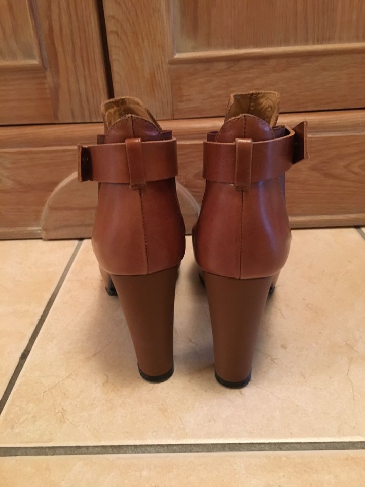 Neu Italy Moda Stiefeletten braun cognac Gr.37 Leder in Schwarzenbruck