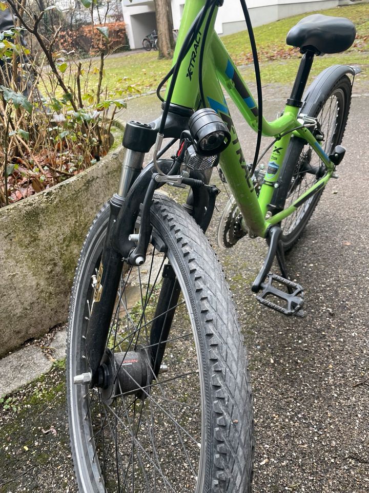 Grünes Kinderfahrrad 24 Zoll-sehr guter Zustand NP: 424€ in München