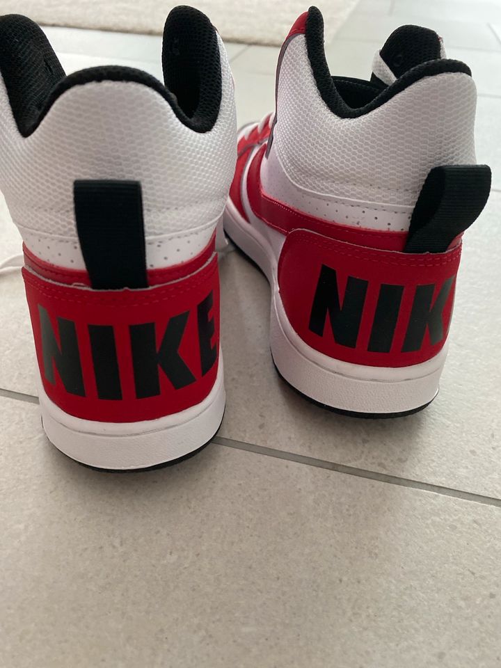 Nike Sneaker Schuhe Gr. 6 UK5,5 EUR 38,5  Damen Kinder in Berlin