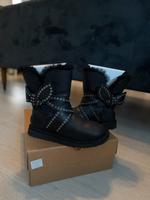 UGG Boots Mabel Leder Nieten Schleife 37 Berlin - Steglitz Vorschau