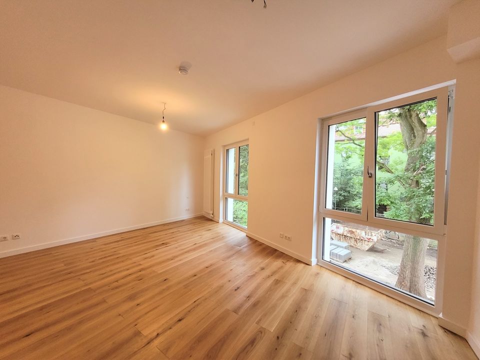 Erstbezug 4Zi. Maisonette-Traumwohnung ca. 157,79 m² mit Terrasse ins Grüne und EBK in Berlin