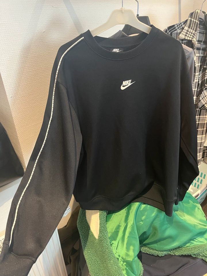 Nike Pullover in Hamm
