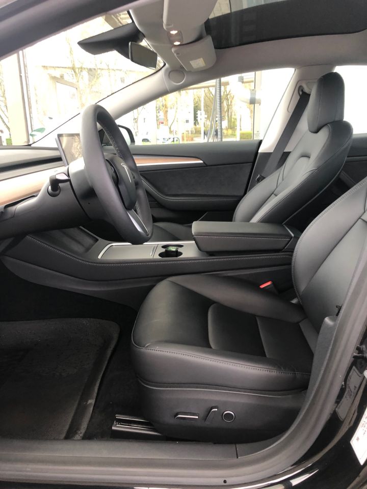 Top gepflegter Tesla Model 3 SR, 60KWh LFP, privat in Rostock