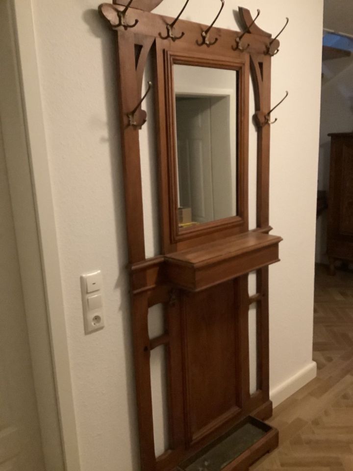 Jugendstil Garderobe/Weichholz/nachhaltiges Möbelstück in Mainz