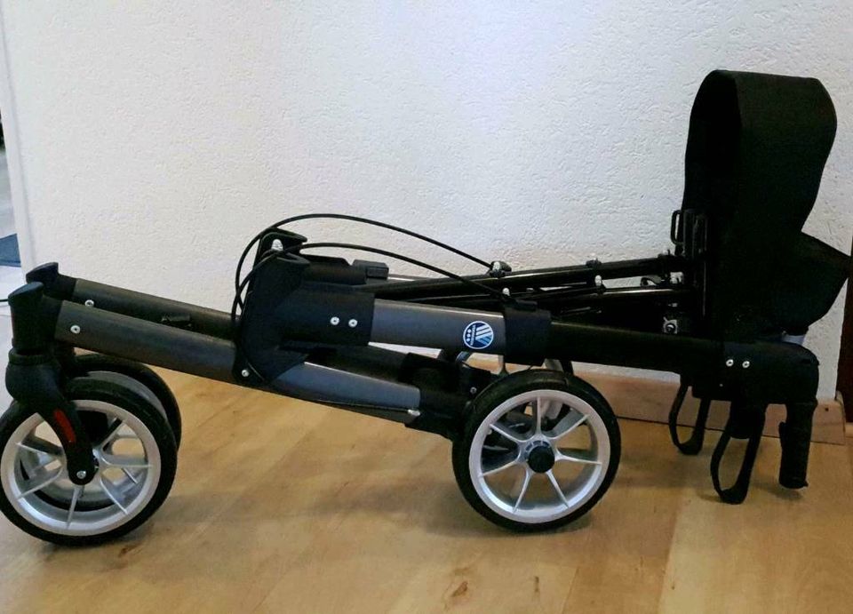 Leichtgewichtrollator Quava faltbar Rollator Reiserollator smart in Stockach