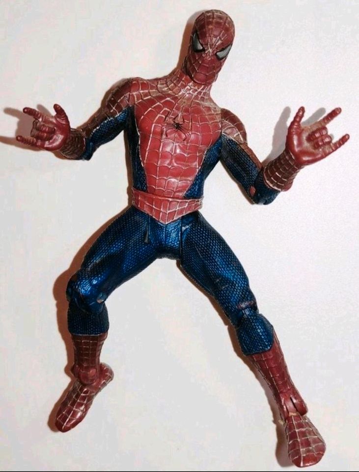 ToyBiz Leaping Spider-Man Movie Tobey Maguire 2002 Action Figur in Berlin