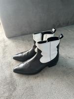 schwarz weiße Stiefeletten 40 Frankfurt am Main - Eschersheim Vorschau