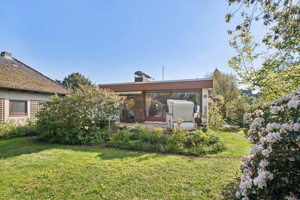 Gepflegter Bungalow mit großem Grundstück und Einliegerwohnung in guter Lage von Rahlstedt. in Hamburg